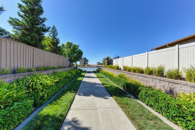 4000 Hovnanian Dr, Sacramento, CA 95834