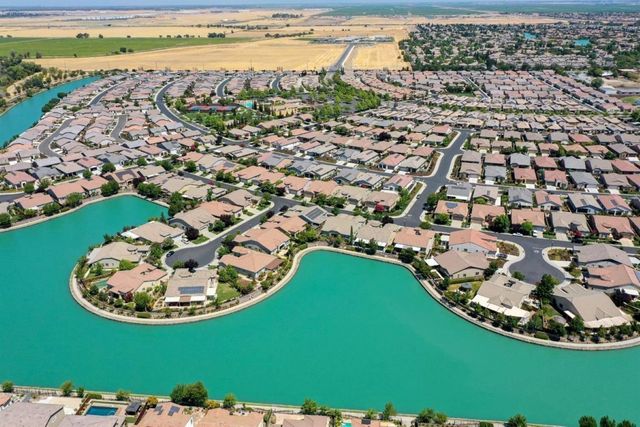 4000 Hovnanian Dr, Sacramento, CA 95834