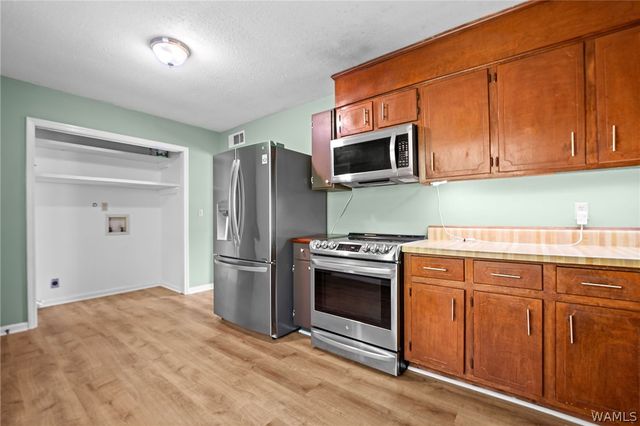 130 Rosewood, Moundville, AL 35474