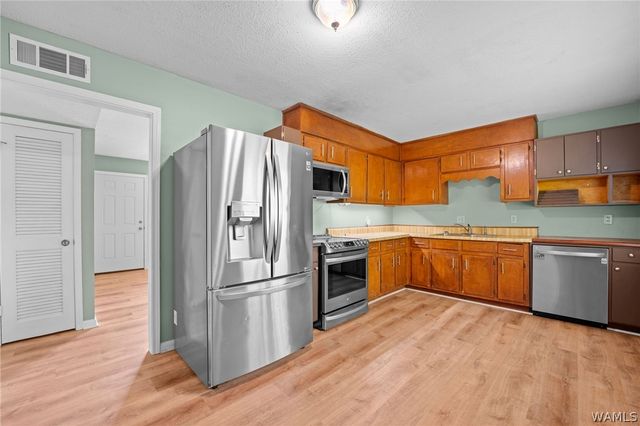 130 Rosewood, Moundville, AL 35474