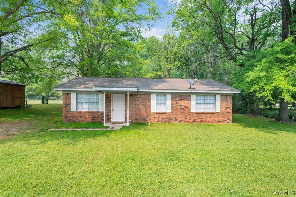 130 Rosewood, Moundville, AL 35474