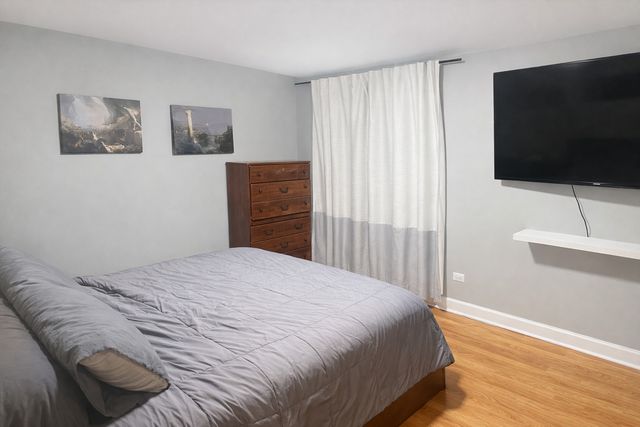 5202 Washington Street 206, Downers Grove, IL 60515