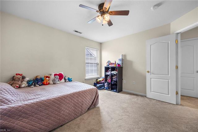 869 Brittlebank DR, Virginia Beach, VA 23462