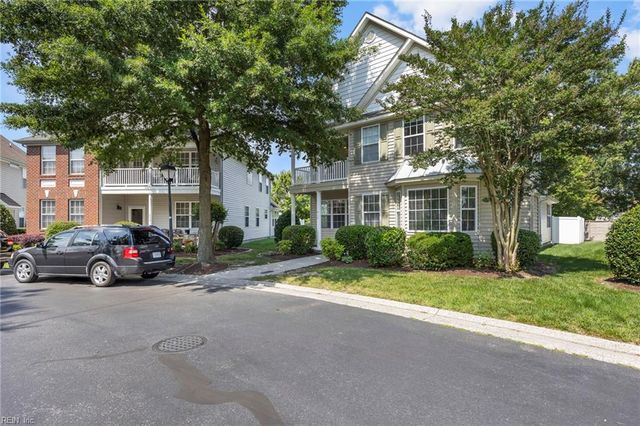 869 Brittlebank DR, Virginia Beach, VA 23462
