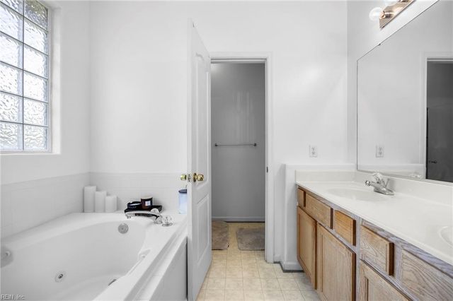 869 Brittlebank DR, Virginia Beach, VA 23462