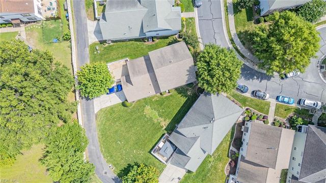 869 Brittlebank DR, Virginia Beach, VA 23462
