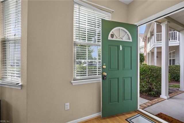 869 Brittlebank DR, Virginia Beach, VA 23462