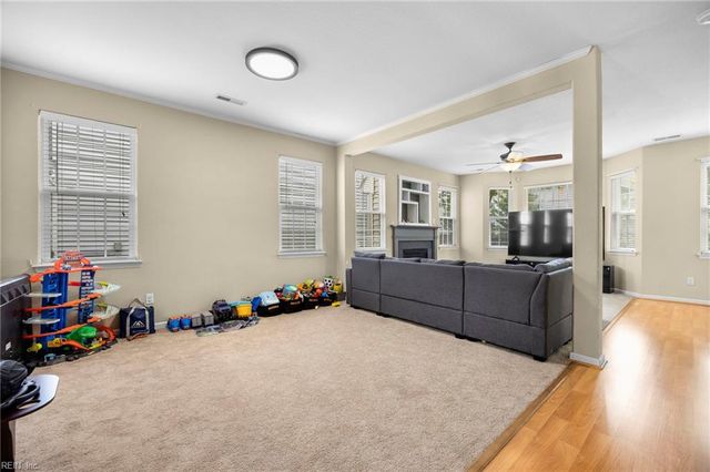 869 Brittlebank DR, Virginia Beach, VA 23462