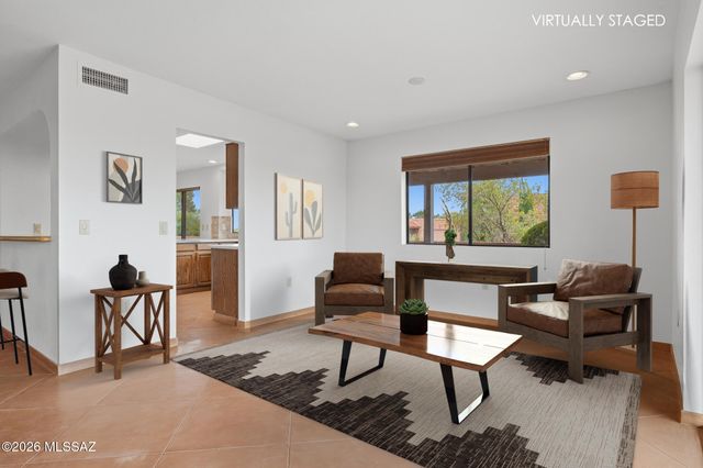 1013 W Desert Hills Drive, Green Valley, AZ 85622