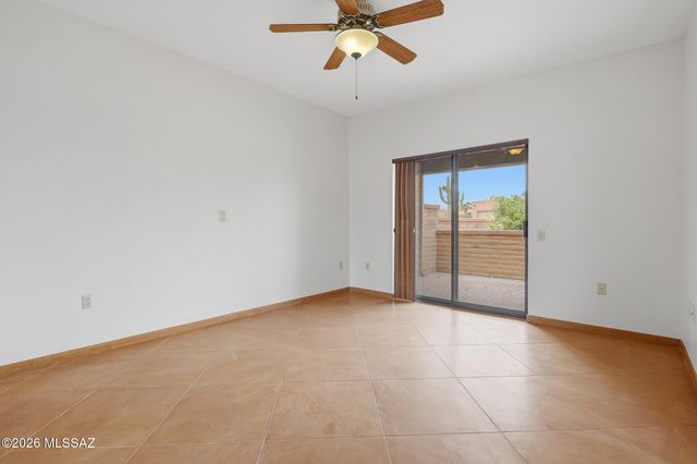 1013 W Desert Hills Drive, Green Valley, AZ 85622
