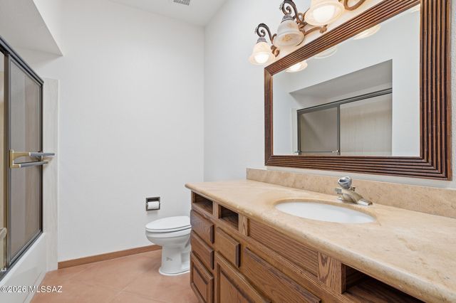 1013 W Desert Hills Drive, Green Valley, AZ 85622
