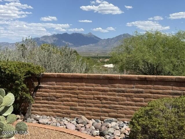 1013 W Desert Hills Drive, Green Valley, AZ 85622