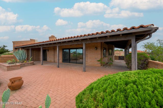 1013 W Desert Hills Drive, Green Valley, AZ 85622