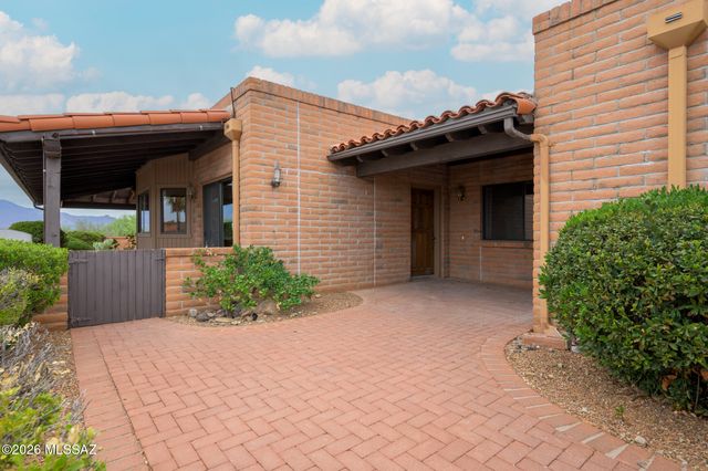 1013 W Desert Hills Drive, Green Valley, AZ 85622