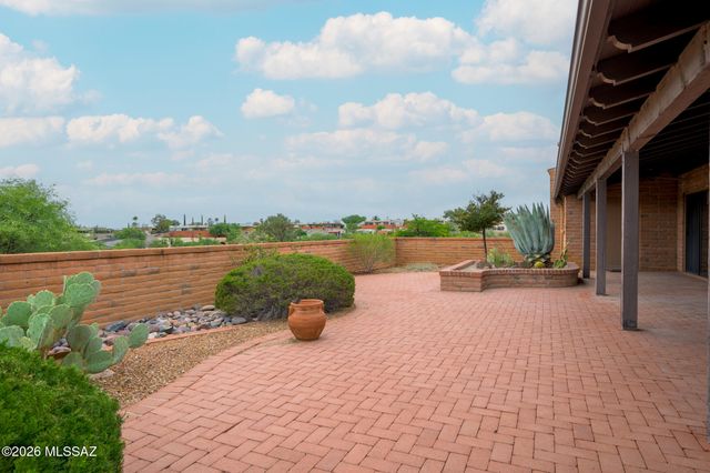 1013 W Desert Hills Drive, Green Valley, AZ 85622