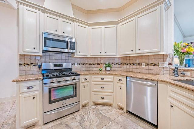 136 Racetrack Lane, Montgomery, TX 77356