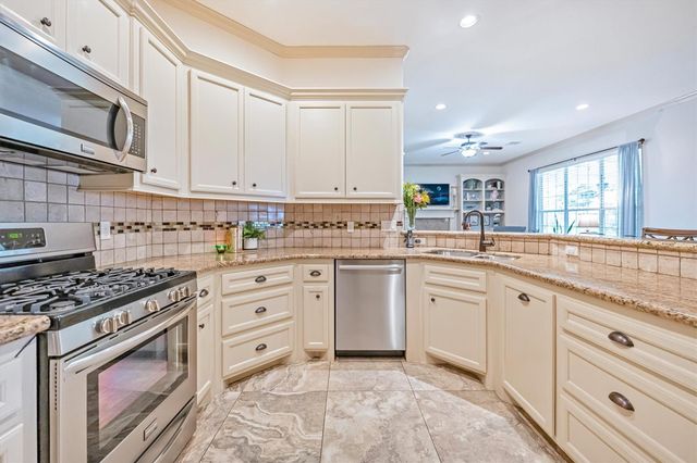 136 Racetrack Lane, Montgomery, TX 77356