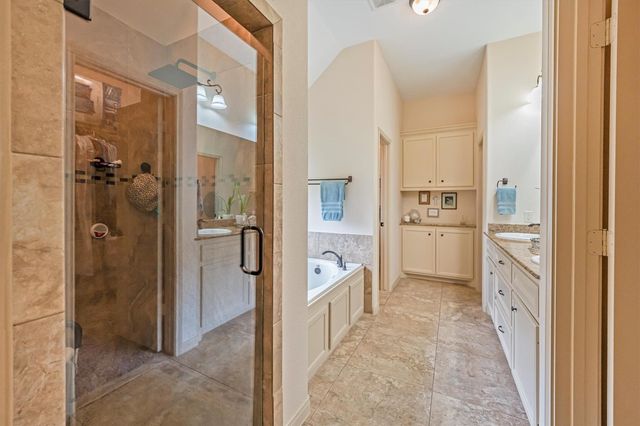 136 Racetrack Lane, Montgomery, TX 77356
