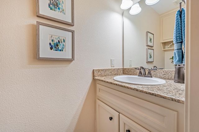 136 Racetrack Lane, Montgomery, TX 77356