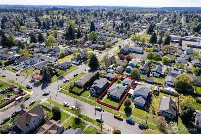 5236 S Thompson Avenue, Tacoma, WA 98408