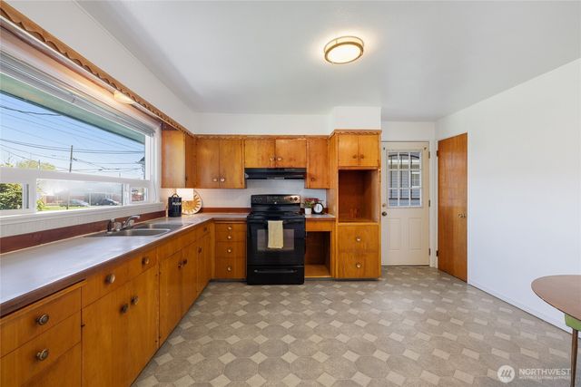 5236 S Thompson Avenue, Tacoma, WA 98408