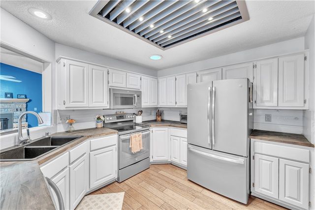 17 Yarmouth Drive, Bella Vista, AR 72715