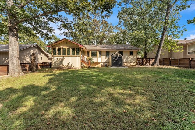 17 Yarmouth Drive, Bella Vista, AR 72715