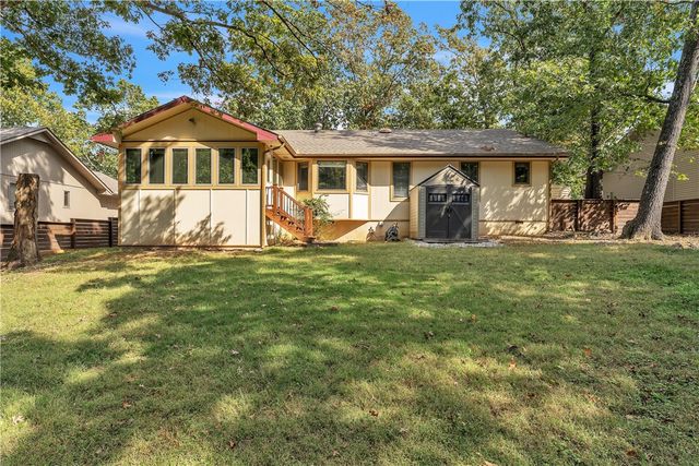 17 Yarmouth Drive, Bella Vista, AR 72715