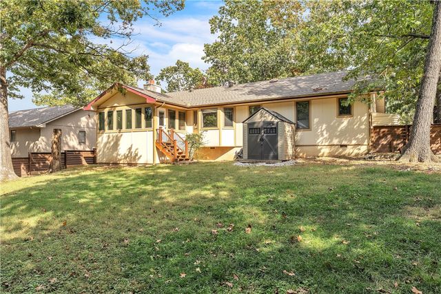 17 Yarmouth Drive, Bella Vista, AR 72715