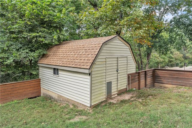 17 Yarmouth Drive, Bella Vista, AR 72715