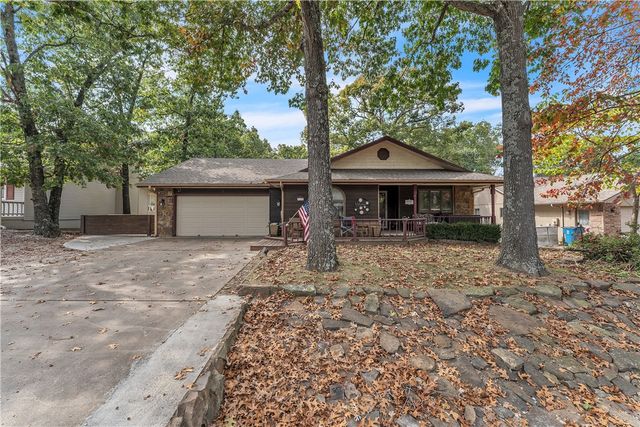 17 Yarmouth Drive, Bella Vista, AR 72715