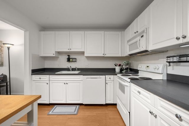 326 Broadway 23, Somerville, MA 02145