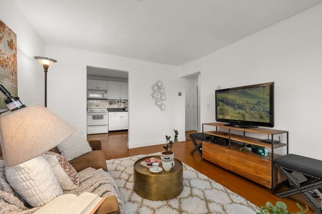 326 Broadway 23, Somerville, MA 02145