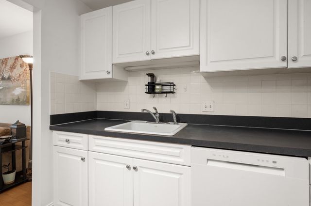 326 Broadway 23, Somerville, MA 02145