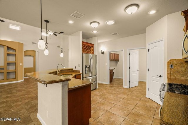 14117 RAINBOW POINT Drive, El Paso, TX 79938