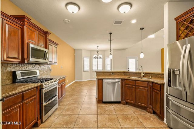 14117 RAINBOW POINT Drive, El Paso, TX 79938