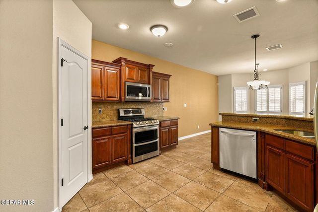 14117 RAINBOW POINT Drive, El Paso, TX 79938