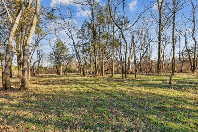 251 Gibbs Ln, Gallatin, TN 37066