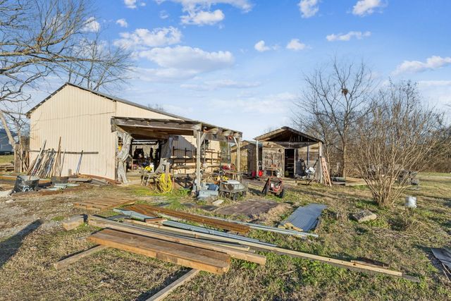 251 Gibbs Ln, Gallatin, TN 37066