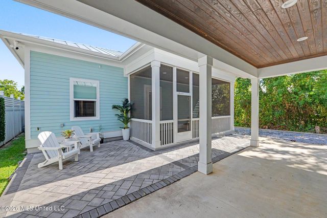 216 Ballentine Street, Bay Saint Louis, MS 39520