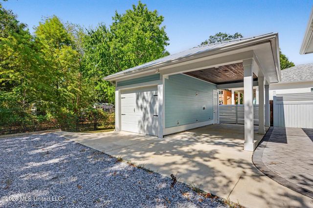 216 Ballentine Street, Bay Saint Louis, MS 39520