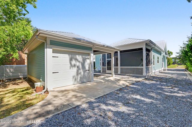 216 Ballentine Street, Bay Saint Louis, MS 39520