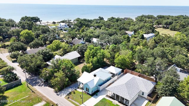 216 Ballentine Street, Bay Saint Louis, MS 39520