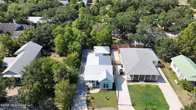 216 Ballentine Street, Bay Saint Louis, MS 39520