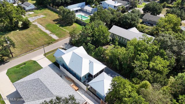 216 Ballentine Street, Bay Saint Louis, MS 39520