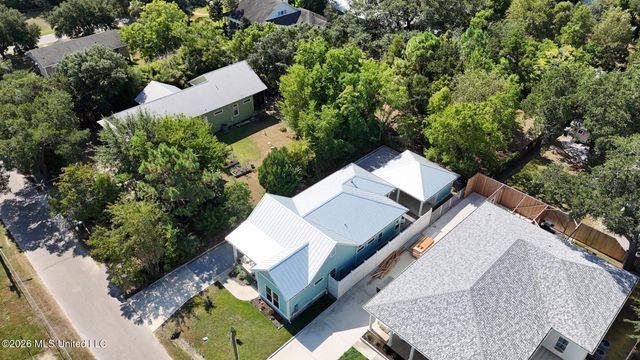 216 Ballentine Street, Bay Saint Louis, MS 39520