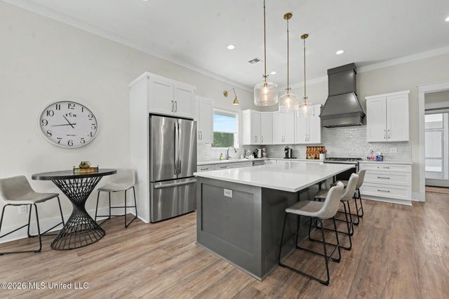 216 Ballentine Street, Bay Saint Louis, MS 39520