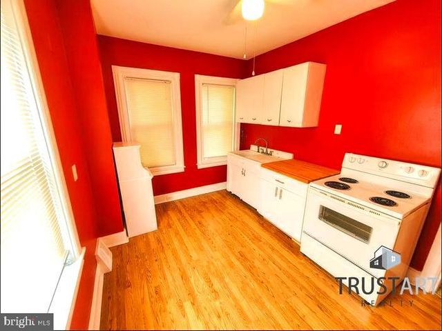 518 SOLLY AVE, Philadelphia, PA 19111