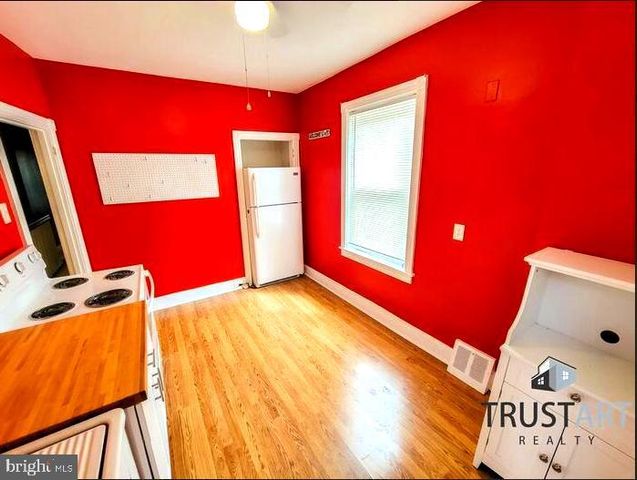 518 SOLLY AVE, Philadelphia, PA 19111