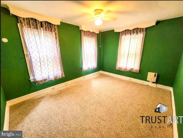 518 SOLLY AVE, Philadelphia, PA 19111